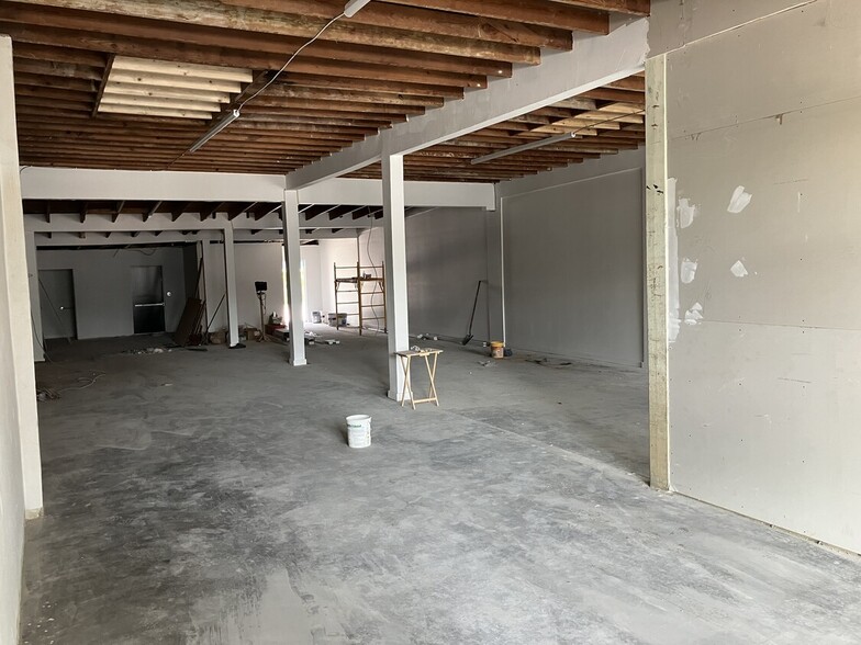 2620 Central Ave, Saint Petersburg, FL for lease - Interior Photo - Image 2 of 3