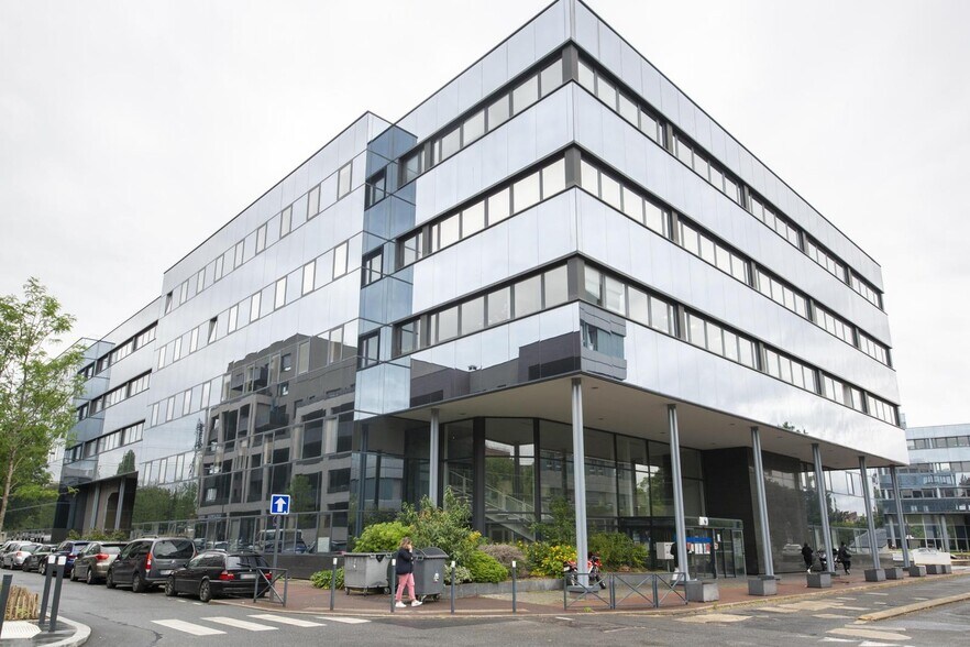 4 Rue Des Chauffours, Cergy for lease - Building Photo - Image 3 of 19