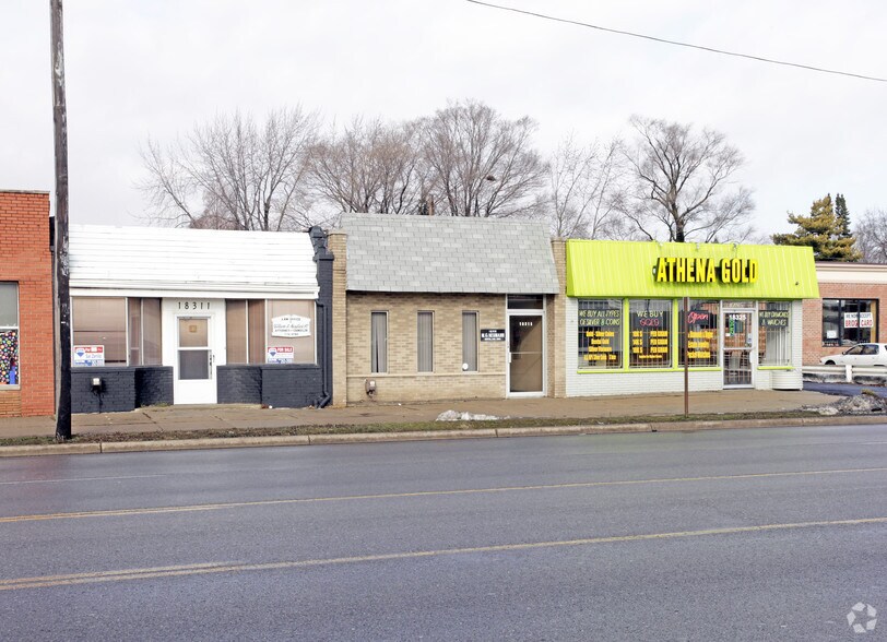 18315 E 9 Mile Rd, Eastpointe, MI for sale - Primary Photo - Image 1 of 1