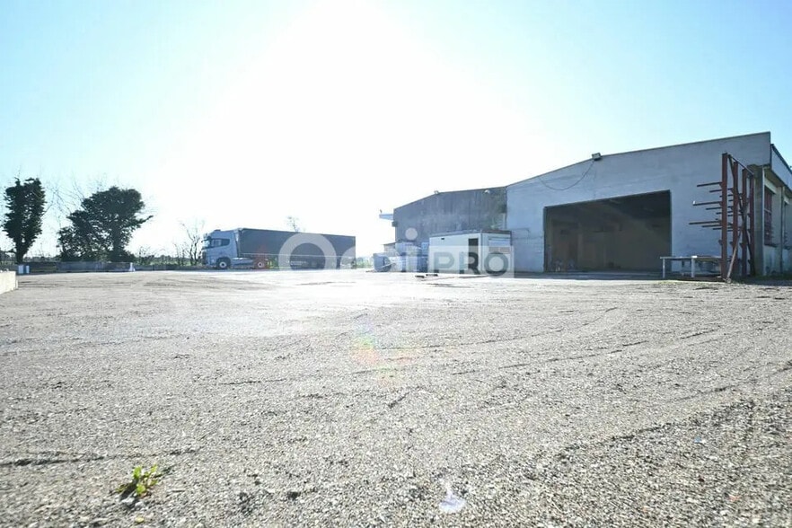 Flex in Saint-Pierre-de-Chandieu for lease - Building Photo - Image 3 of 12