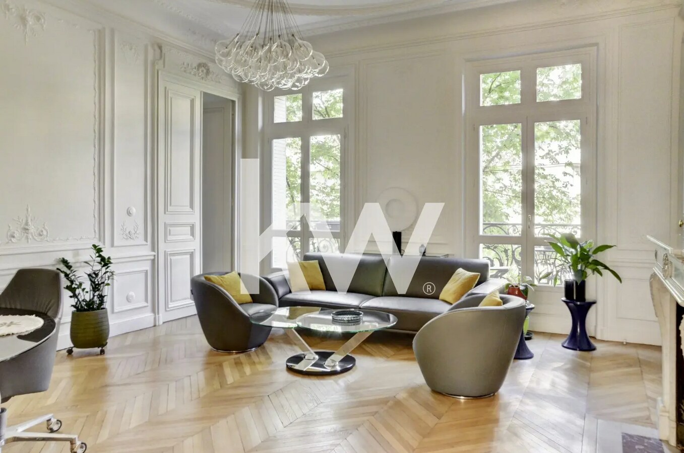 Paris, PAR 75008 - Unit 01 - - Interior Photo - Image 1 of 7