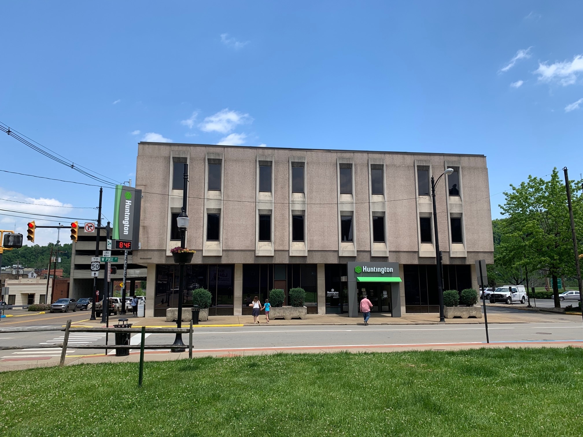 230 W Pike St, Clarksburg, WV for sale Primary Photo- Image 1 of 1