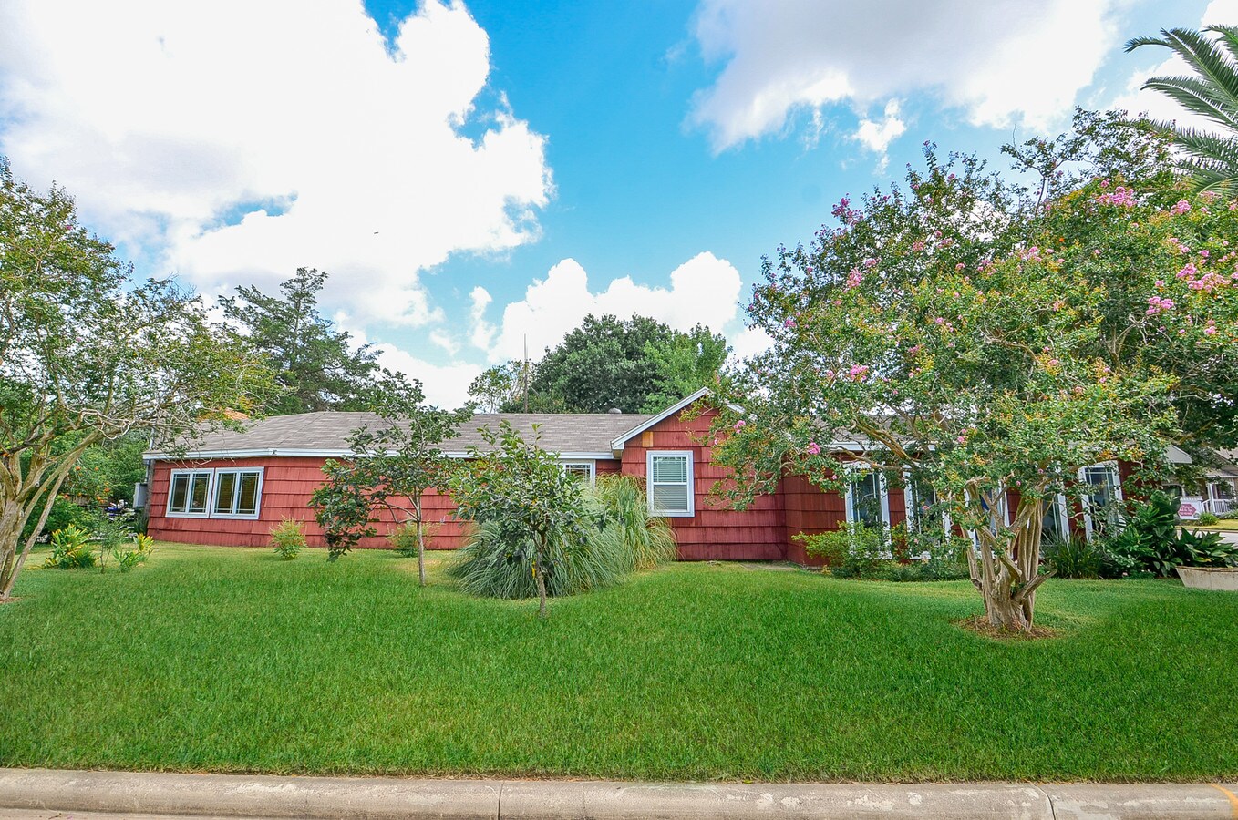 5802 1st St, Katy, TX 77493