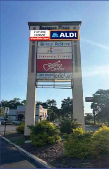 7135 9th Ave, Pensacola, FL for lease - Pylon Photo - Image 3 of 3