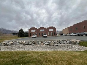 1990 N 2000 W, Farr West, UT for lease Interior Photo- Image 1 of 16