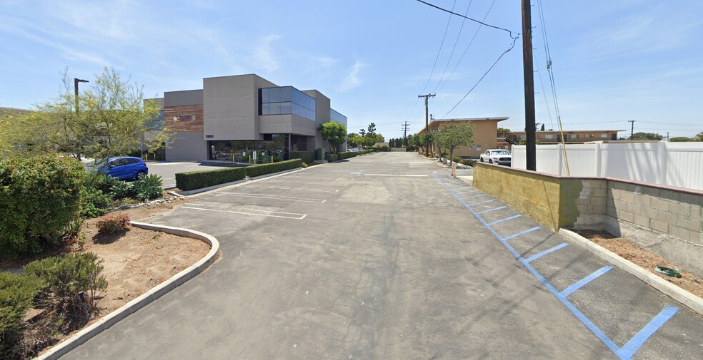 2821 Bristol St, Costa Mesa, CA for lease - Building Photo - Image 1 of 10