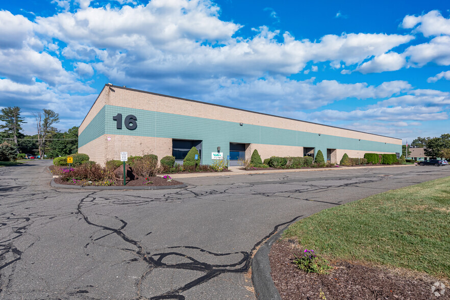 16 International Dr, East Granby, CT for sale - Building Photo - Image 1 of 1