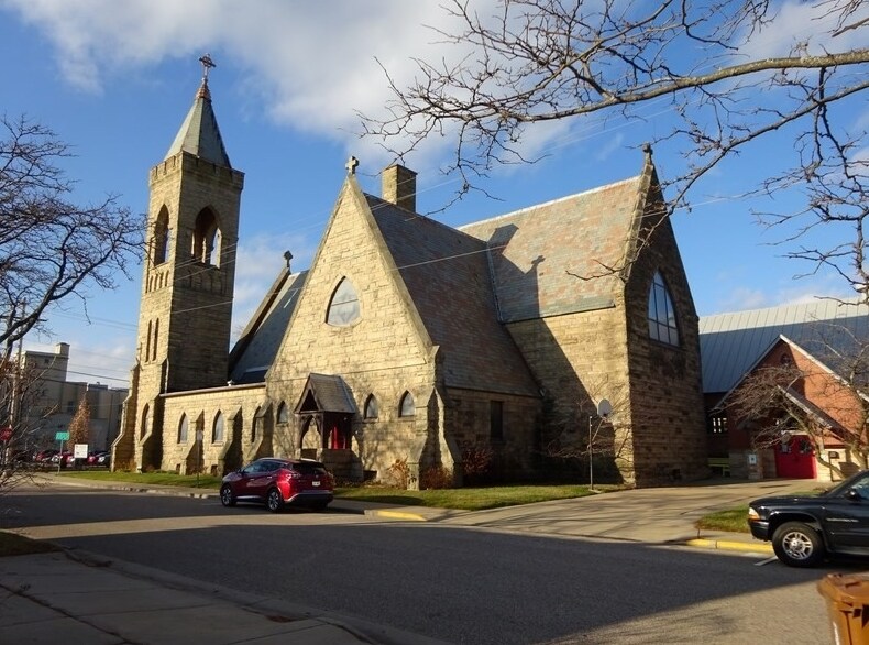1417 Church St, Stevens Point, WI for sale - Primary Photo - Image 1 of 1