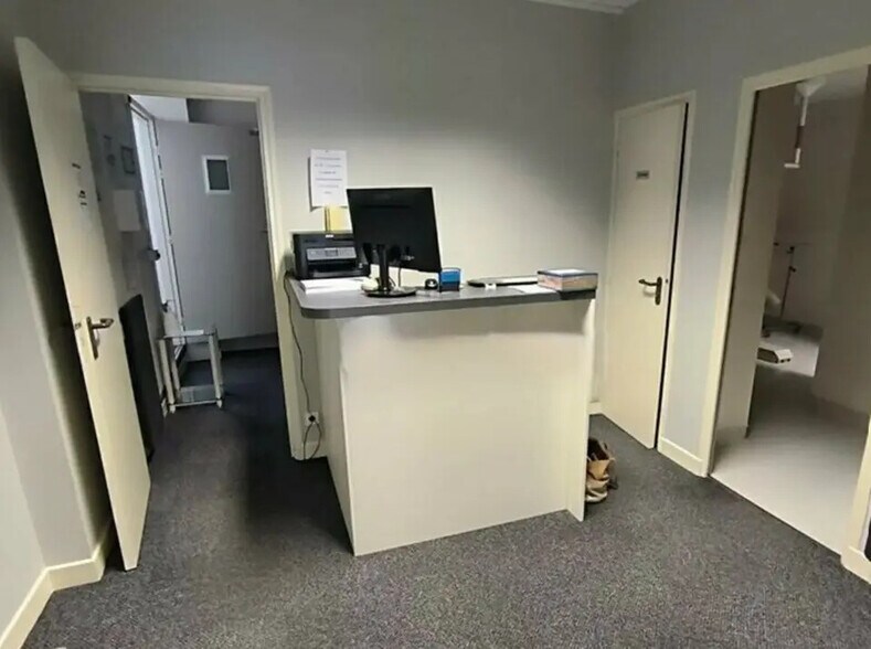 Office in BRIVE-LA-GAILLARDE for sale - Interior Photo - Image 2 of 3