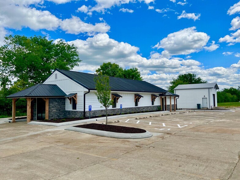 130 Trousdale Ferry Pike, Lebanon, TN 37087 Retail for Sale