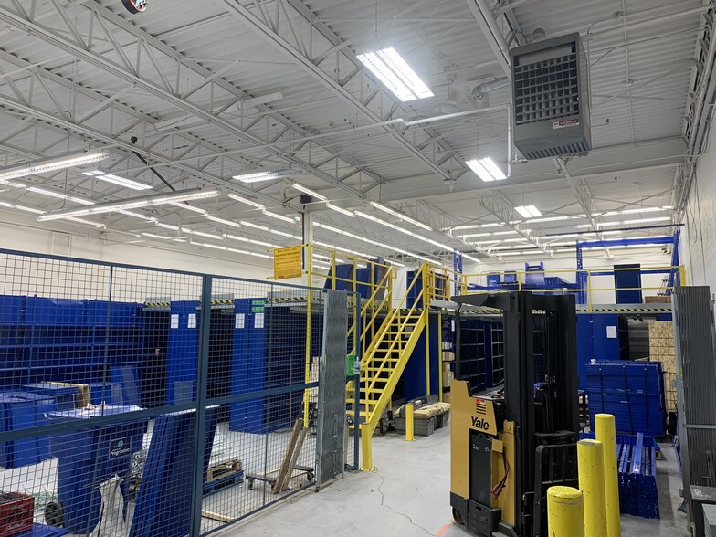 295-297 Av Labrosse, Pointe-claire, QC for lease - Interior Photo - Image 3 of 7