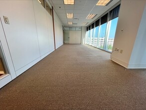 190 E Capitol St, Jackson, MS for lease Interior Photo- Image 2 of 7