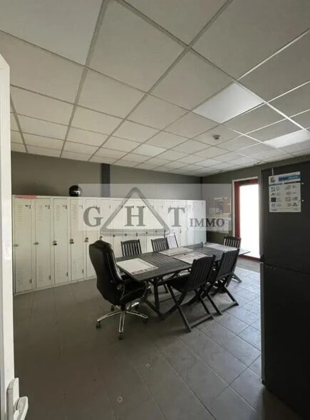 Industrial in Argenteuil for sale - Interior Photo - Image 3 of 3