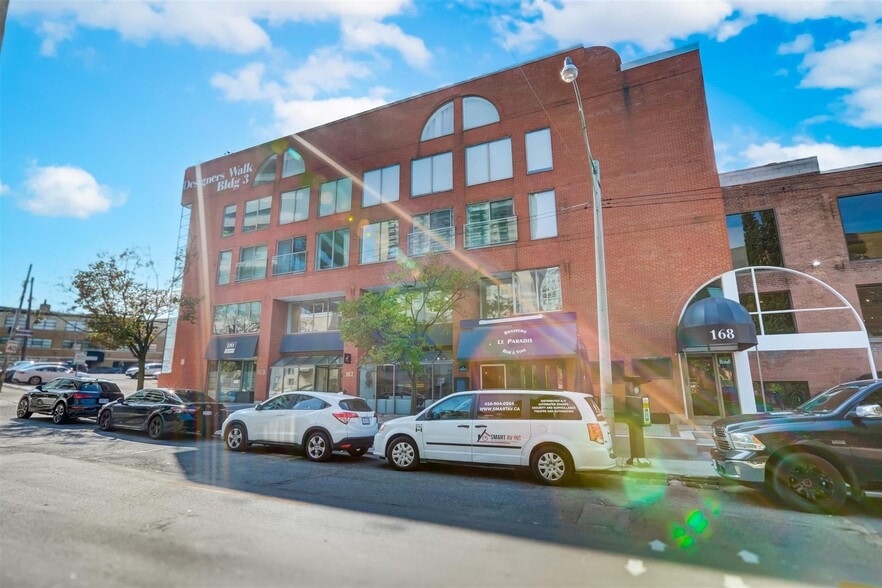 160-168 Bedford Rd, Toronto, ON for lease - Building Photo - Image 2 of 2