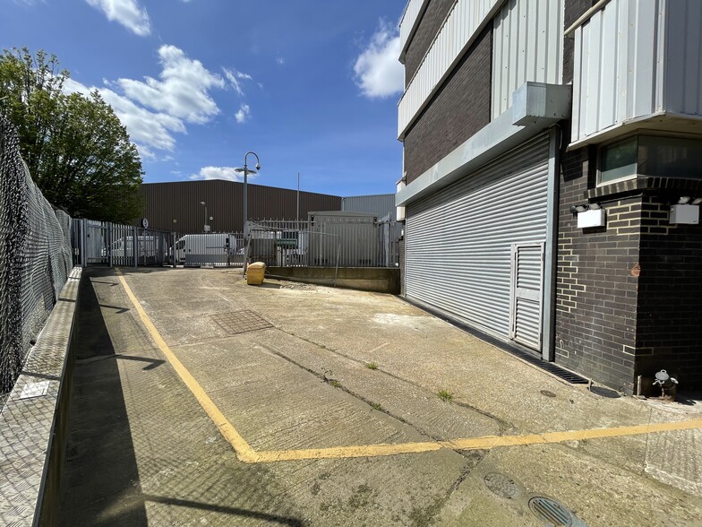 Concord Rd, London for lease - Building Photo - Image 2 of 5