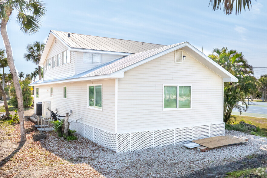 610 Donax St, Sanibel, FL for sale - Building Photo - Image 3 of 5