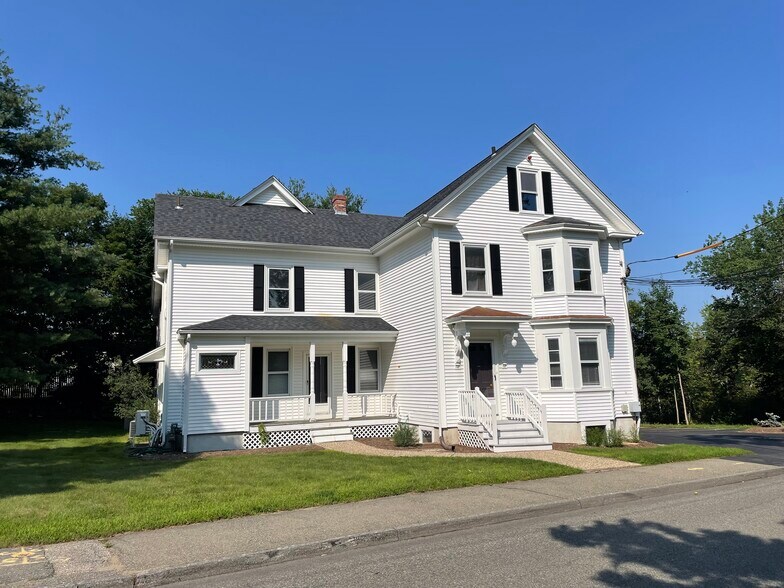 15 Brook St, Medfield, MA 02052