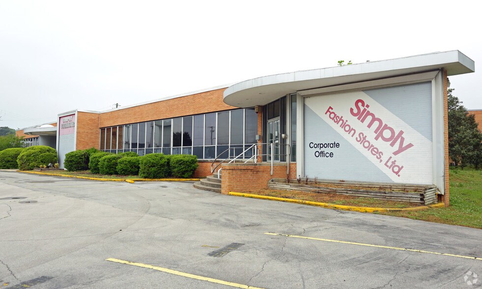 2500 Crestwood Blvd, Birmingham, AL for sale - Primary Photo - Image 1 of 1