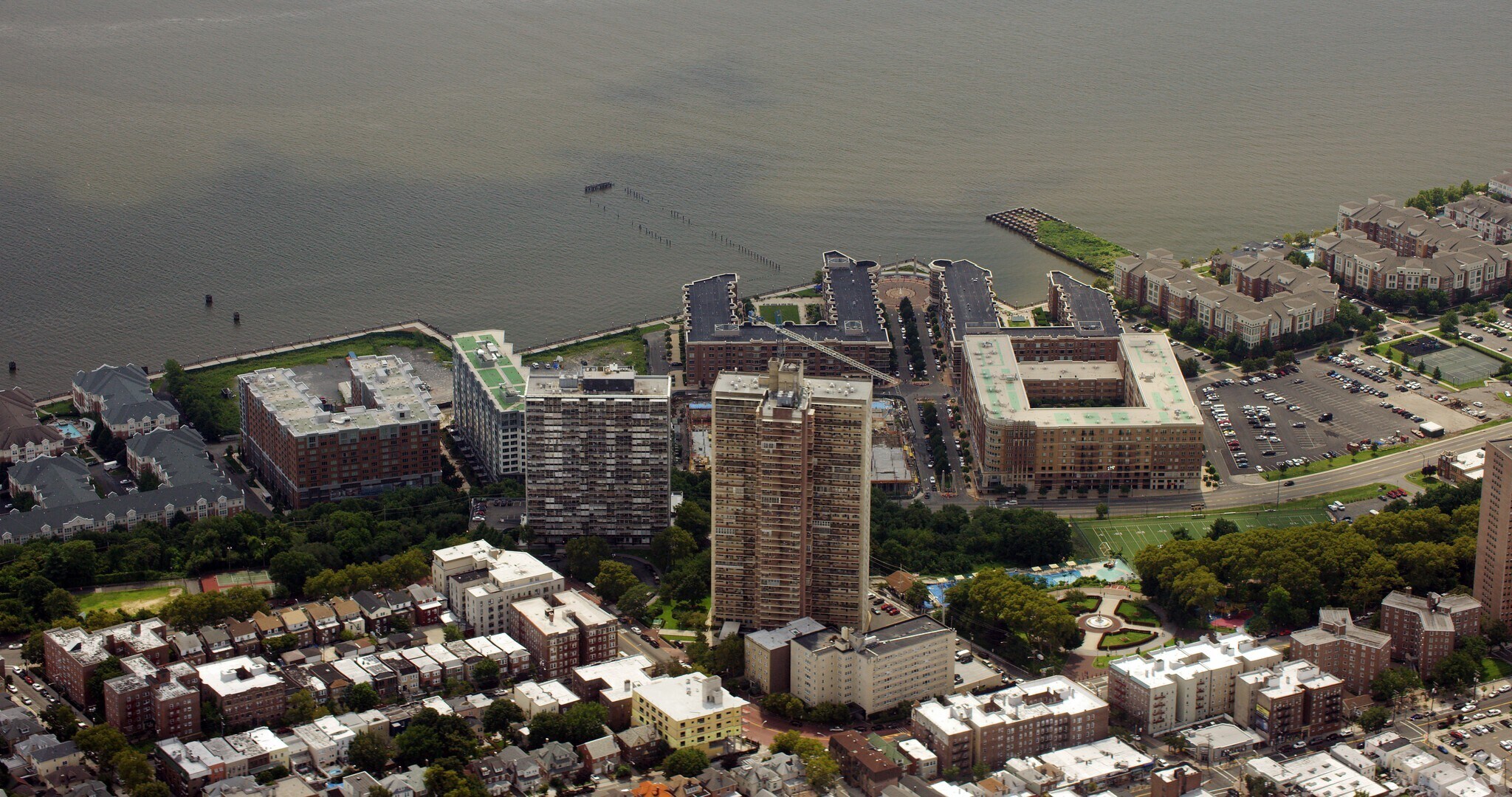 17 Avenue At Port Imperial, West New York, NJ 07093 The Capstone