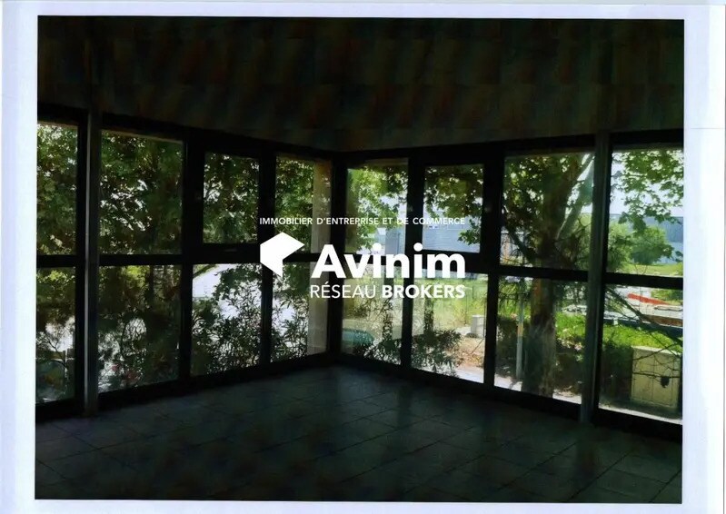 Office in Avignon for lease - Interior Photo - Image 2 of 6