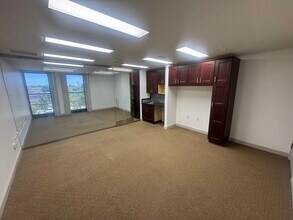 1545 N Texas St, Fairfield, CA for lease Interior Photo- Image 2 of 6
