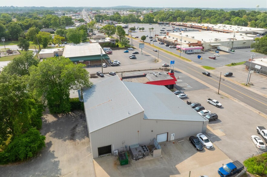 1018 W Main St, Lebanon, TN for sale - Building Photo - Image 2 of 7