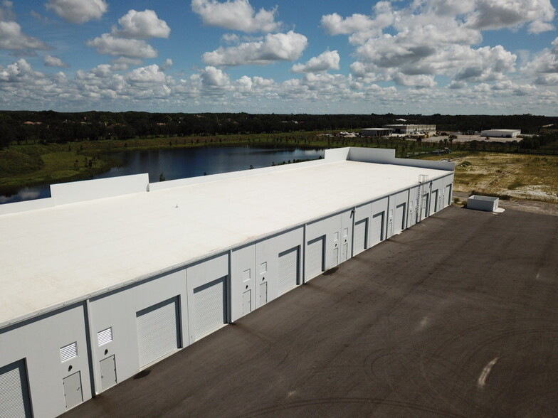 16291 Domestic Ave, Fort Myers, FL for lease - Building Photo - Image 2 of 3