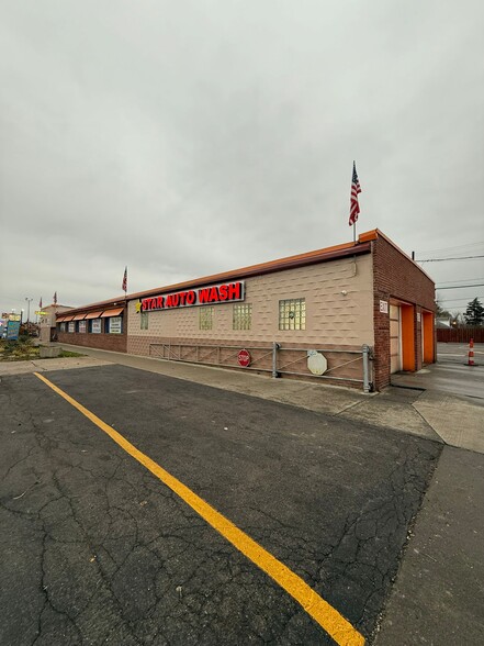 18401 W Warren Ave, Detroit, MI for sale - Primary Photo - Image 1 of 10