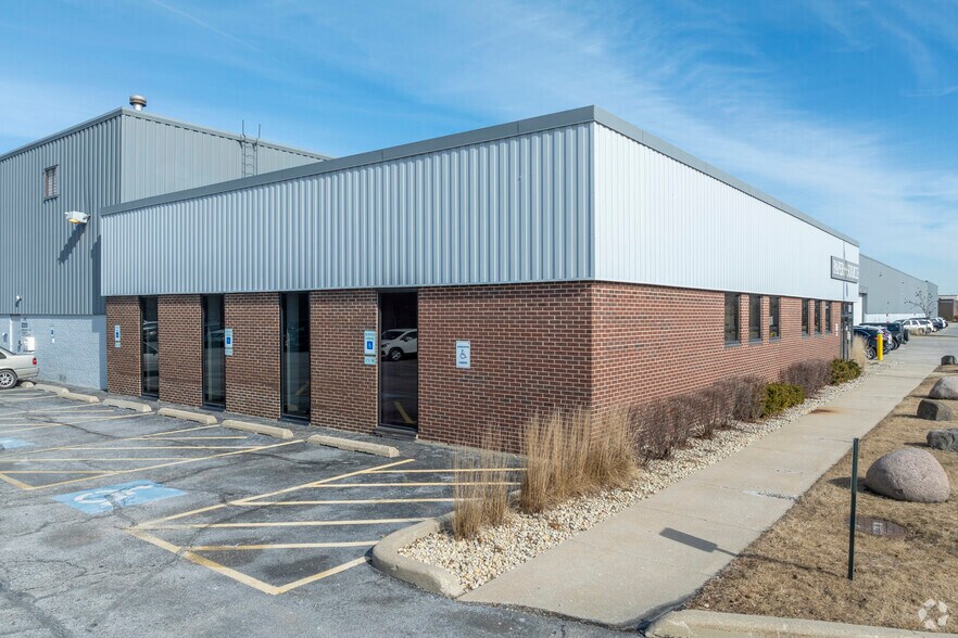 7801 Industrial Dr, Forest Park, IL for sale - Building Photo - Image 1 of 7