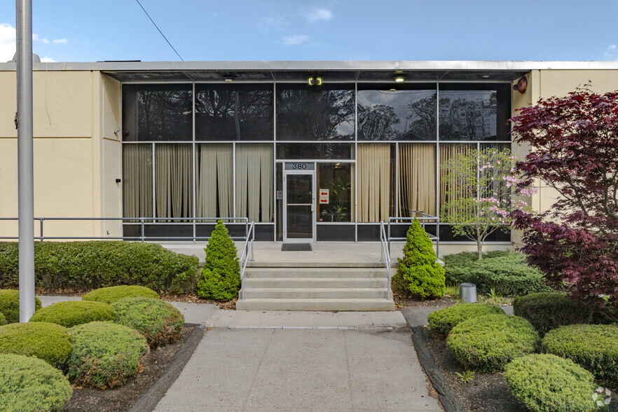 380 Horace St, Bridgeport, CT for lease - Building Photo - Image 2 of 14