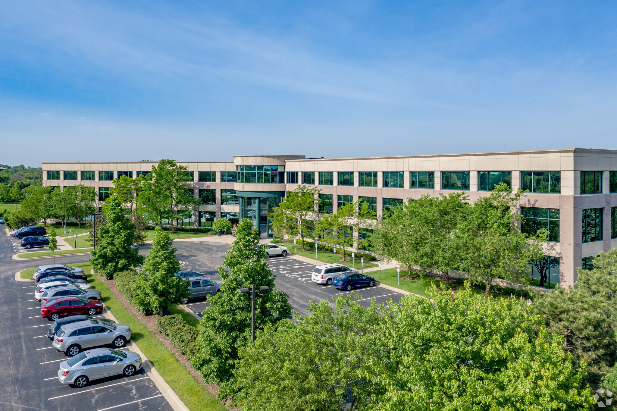 N19W24133 Riverwood Dr, Pewaukee, WI for lease Building Photo- Image 1 of 3