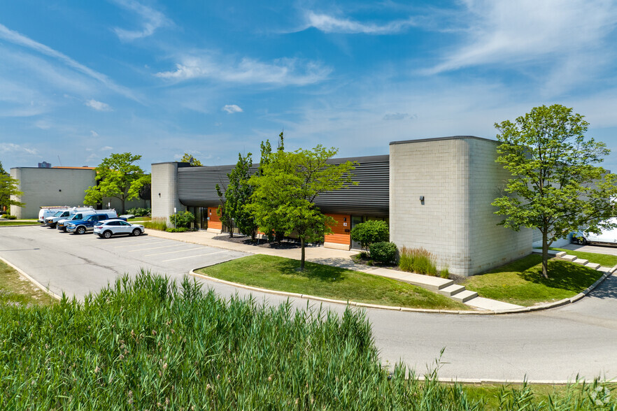 6535 Millcreek Dr, Mississauga, ON for lease - Building Photo - Image 1 of 5