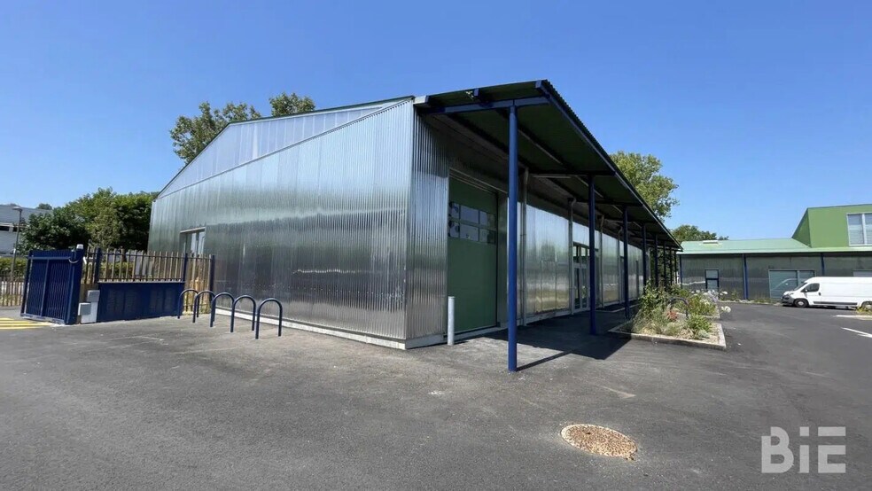 Flex in Le Bouscat for sale - Building Photo - Image 3 of 3