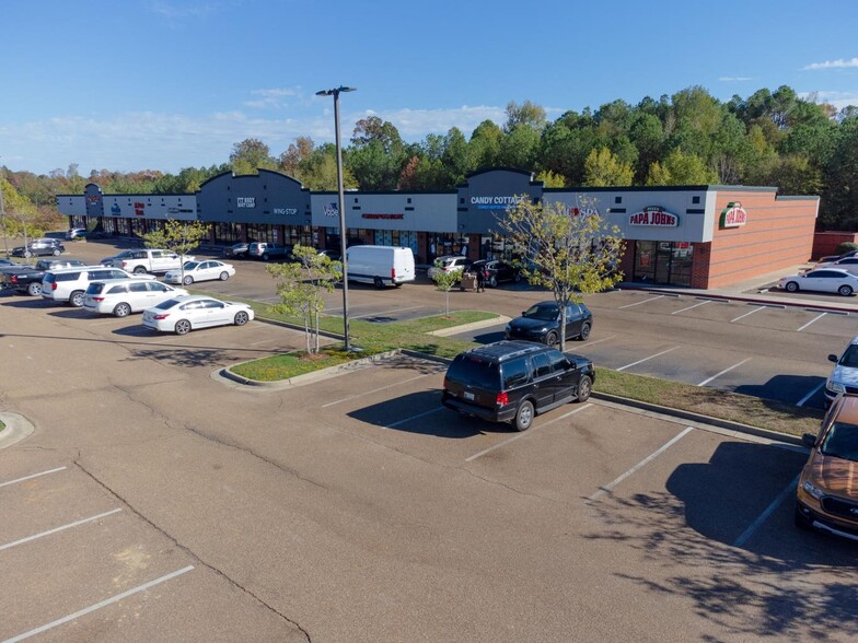 901 Lakeland Dr, Jackson, MS for lease - Building Photo - Image 3 of 5