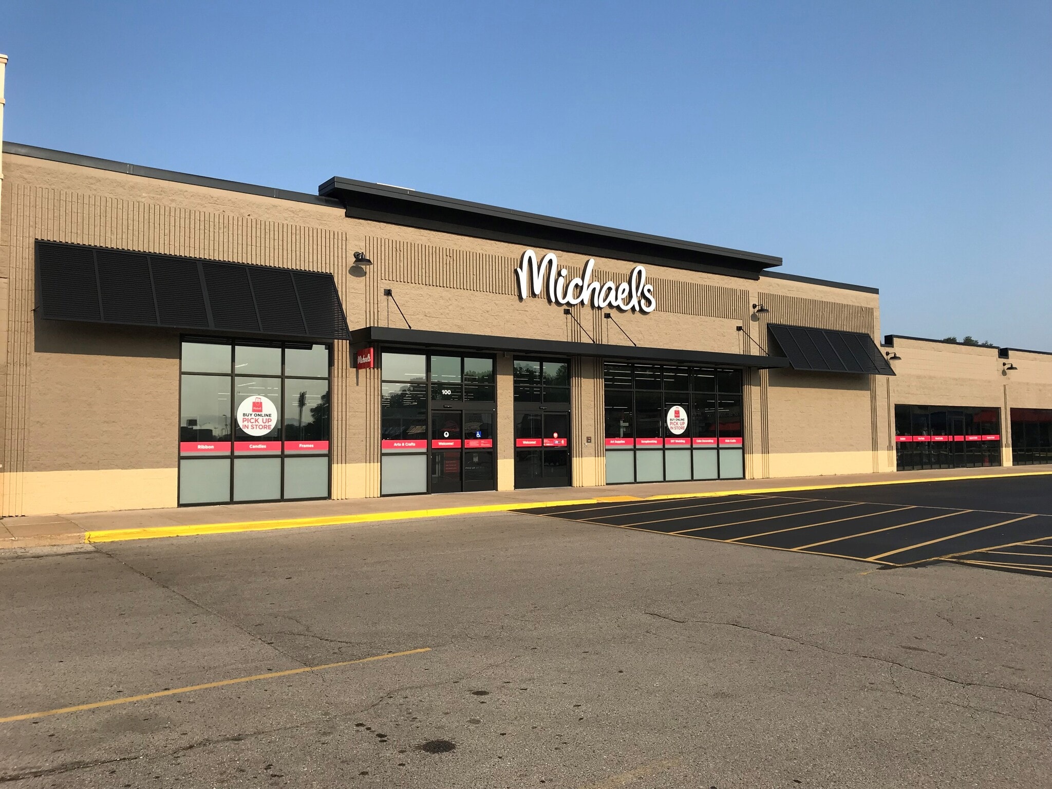 9348 State Road 16, Onalaska, WI 54650 Crosseroads Center