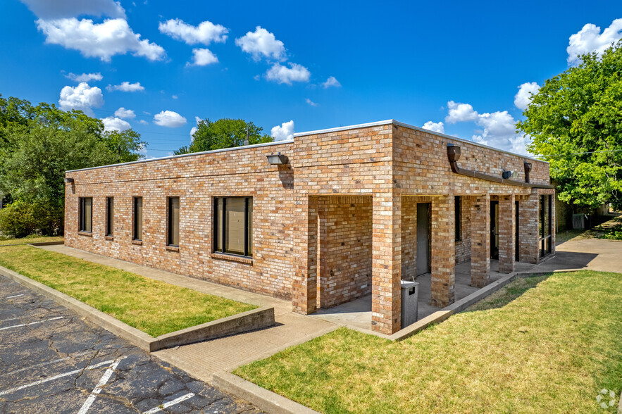 1300 N Anglin, Cleburne, TX for sale - Primary Photo - Image 1 of 21