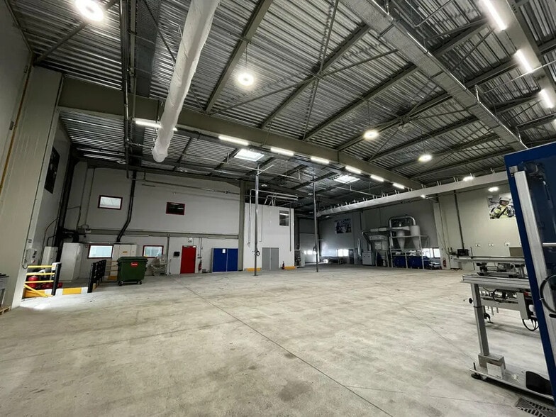 Flex in Obernai for lease - Building Photo - Image 3 of 16