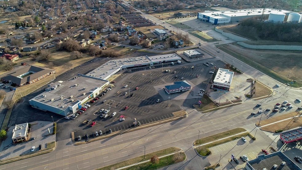 1005-1205 E Kenosha St, Broken Arrow, OK for lease - Aerial - Image 3 of 12