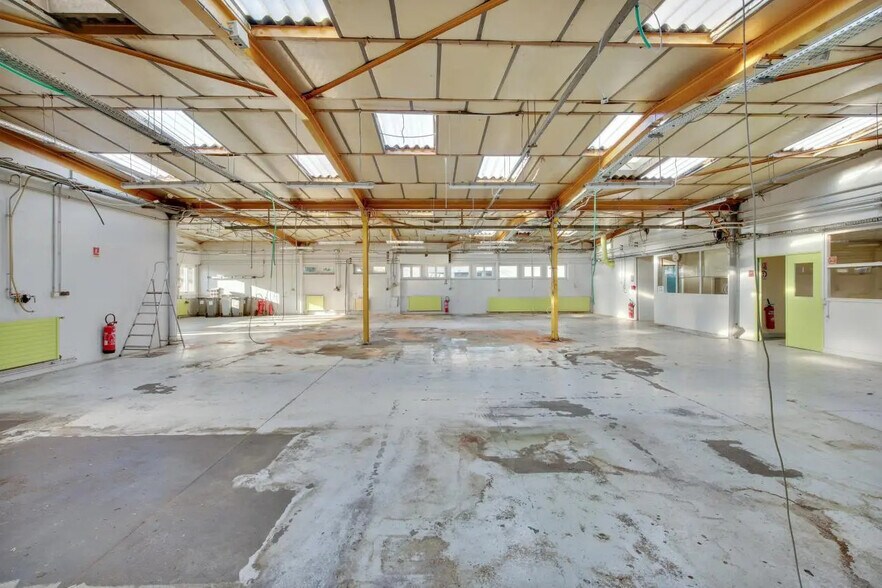 Flex in Palaiseau for sale - Building Photo - Image 2 of 15