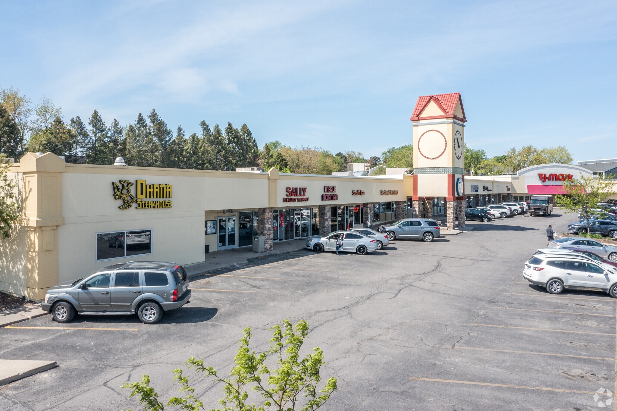 2900 University Ave, West Des Moines, IA for lease Building Photo- Image 1 of 8