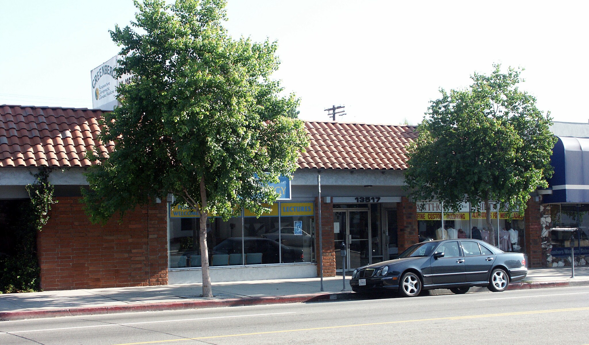 13517 Ventura Blvd, Sherman Oaks, CA for lease Primary Photo- Image 1 of 2