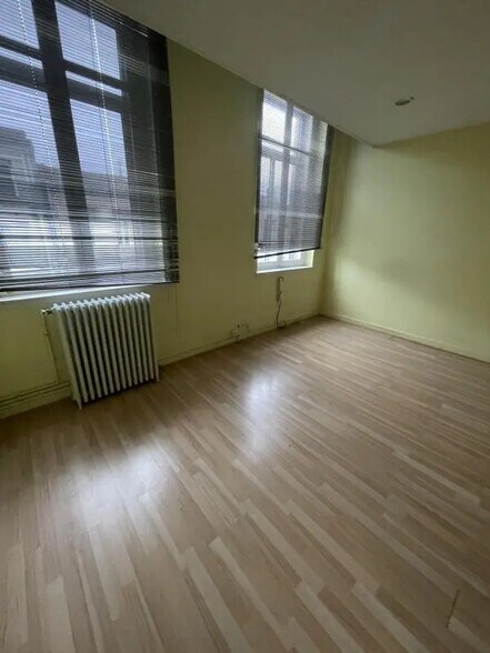 Retail in Le Bouscat for sale - Interior Photo - Image 2 of 6