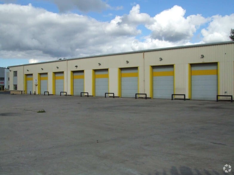 Fir St, Heywood for lease - Primary Photo - Image 1 of 3