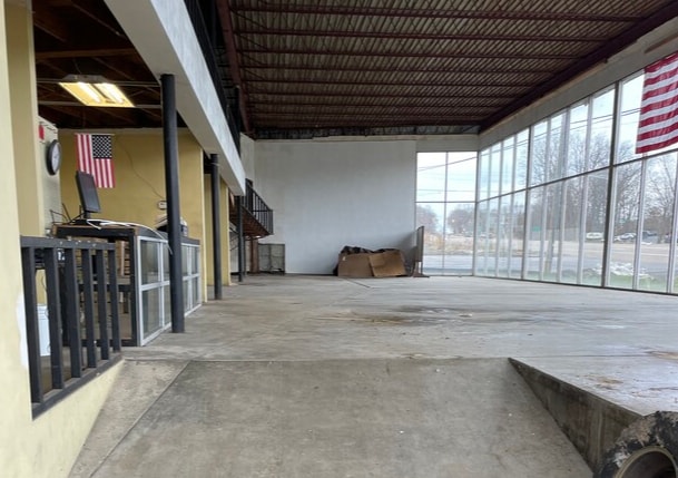 550 Columbia Ave W, Battle Creek, MI for sale - Building Photo - Image 2 of 5