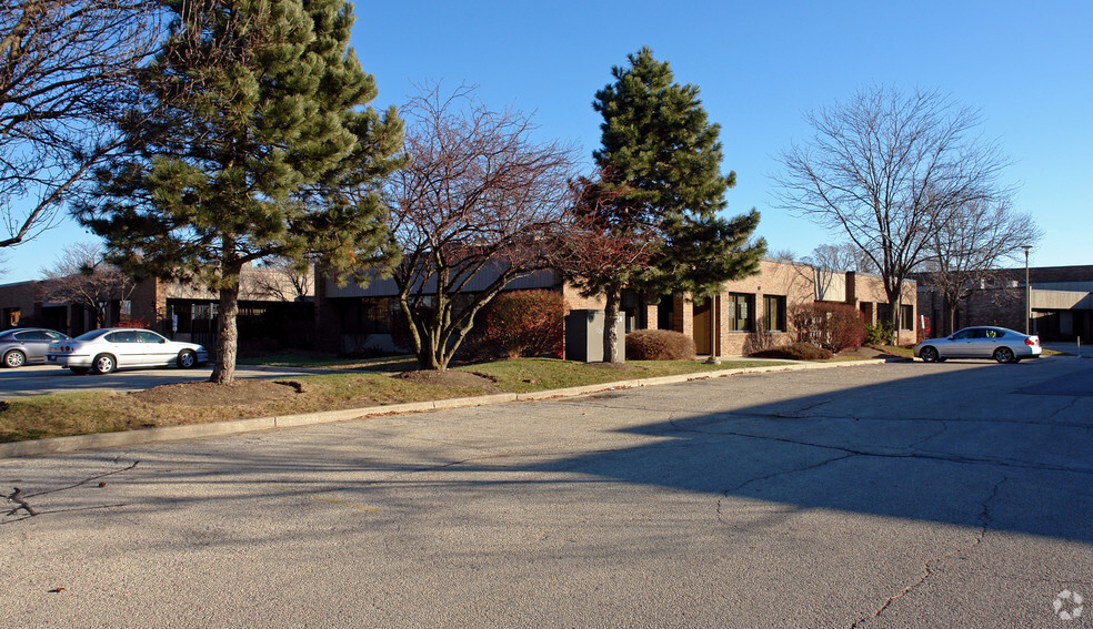 245 W Roosevelt Rd, West Chicago, IL for lease - Building Photo - Image 1 of 9