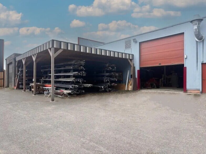 Flex in Boissy-sous-Saint-Yon for sale - Building Photo - Image 3 of 7