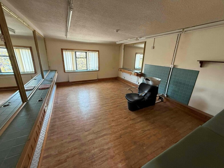 19-20 Ironmarket, Newcastle Under Lyme for lease - Interior Photo - Image 3 of 5