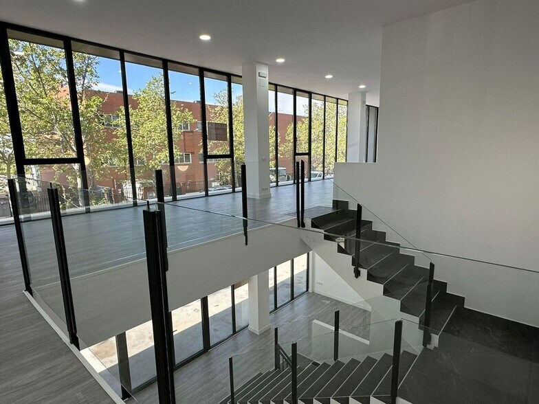 Industrial in Boadilla del Monte, Madrid for sale - Interior Photo - Image 2 of 10