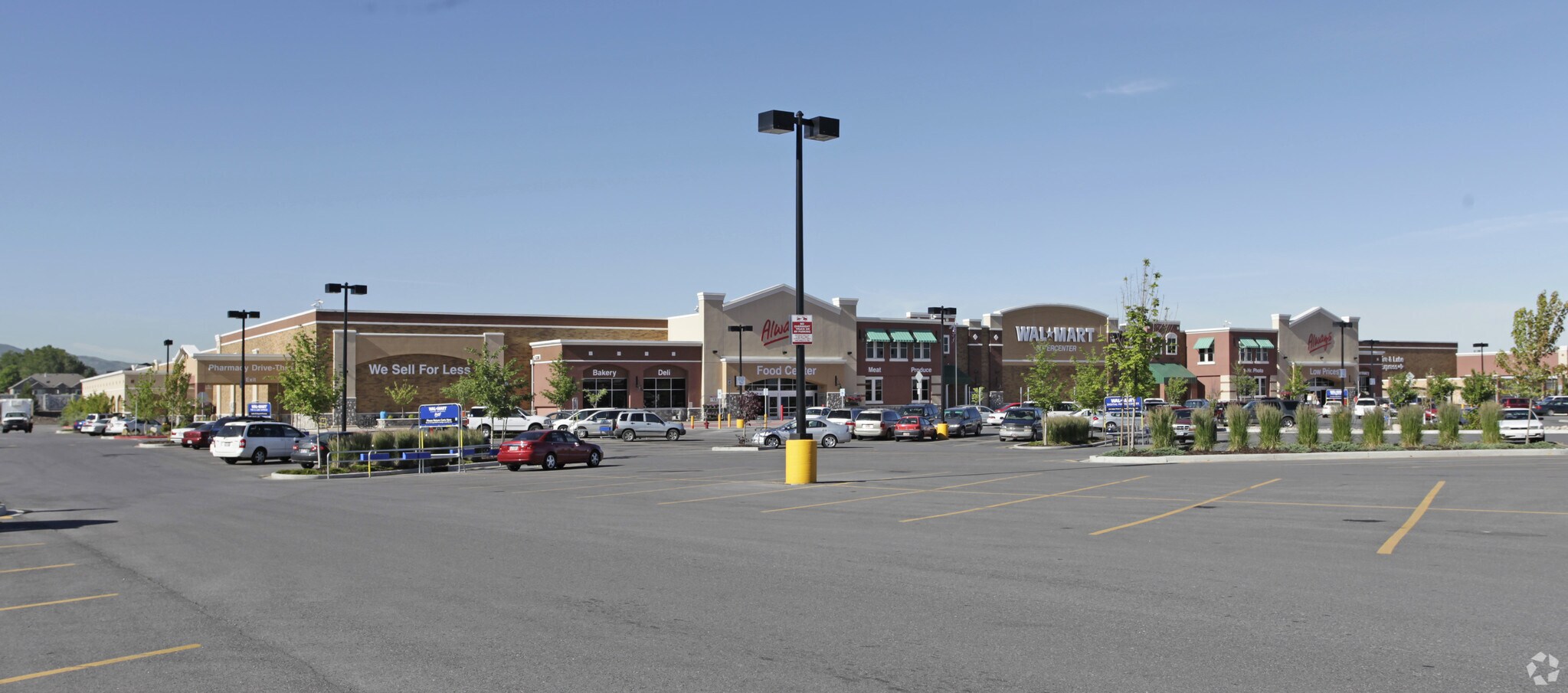 221 W Parrish Ln, Centerville, UT for sale Primary Photo- Image 1 of 1