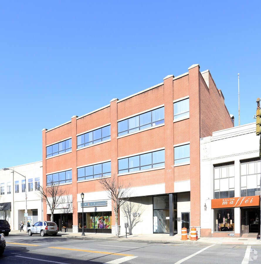 180 E Post Rd, White Plains, NY 10601